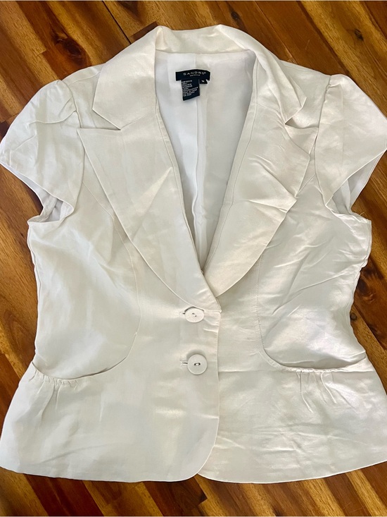 Sandro Jackets & Blazers - NWOT elegant Sandro Cream Satin Short-Sleeve Tailored Jacket size M